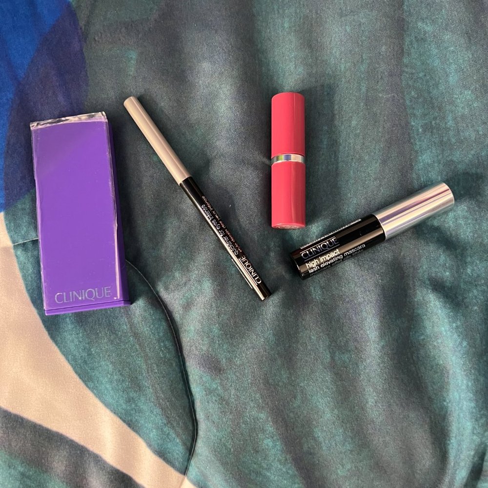 NEW - Lot of Clinique Makeup products - Picture 2 of 2